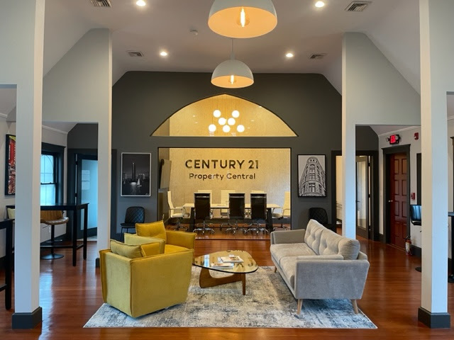 image of the lobby at Century 21 Property Central in Wakefield MA